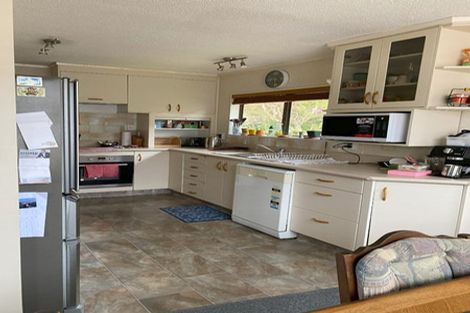 Photo of property in 66 Fyvie Avenue, Tawa, Wellington, 5028
