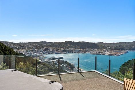 Photo of property in 34 Lookout Road, Roseneath, Wellington, 6021