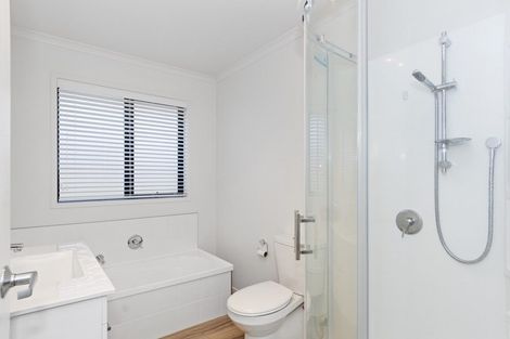 Photo of property in 2 Kotiate Street, Papamoa Beach, Papamoa, 3118