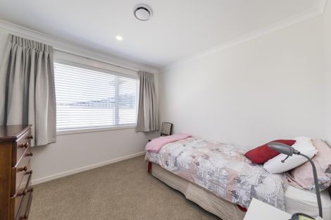 Photo of property in 2 Hydrangea Lane, Milson, Palmerston North, 4414