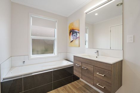 Photo of property in 71 Waipunahau Road, Waikanae, 5036