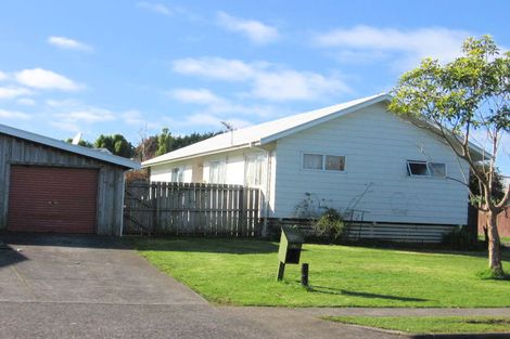 Photo of property in 15 Keri Anne Place, Goodwood Heights, Auckland, 2105