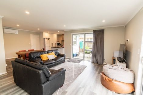 Photo of property in 12b Palmer Crescent, Silverstream, Upper Hutt, 5019