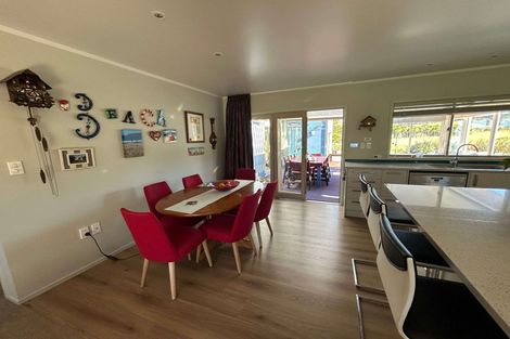 Photo of property in 109 Ocean Beach Road, Tairua, 3508