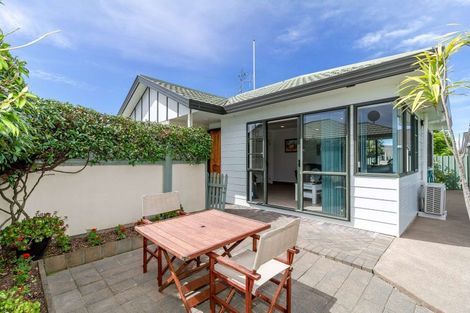 Photo of property in 1/2 Spriggs Crescent, Greenmeadows, Napier, 4112