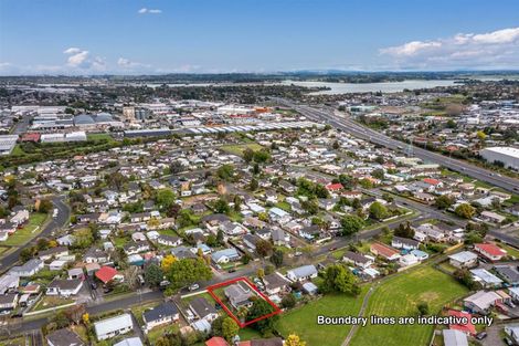 Photo of property in 18 Balloch Street, Randwick Park, Auckland, 2105