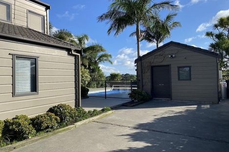 Photo of property in 66 Tauhinu Road, Greenhithe, Auckland, 0632