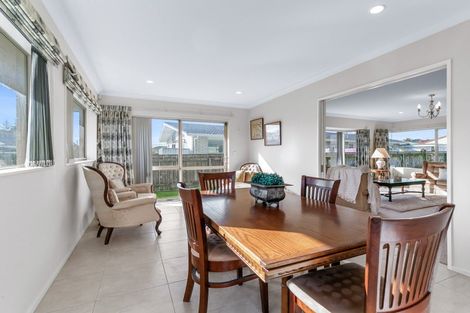 Photo of property in 63 Winchester Street, Levin, 5510