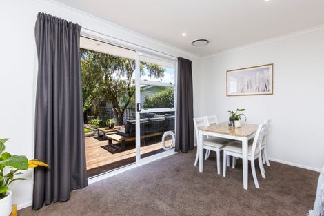 Photo of property in 9 Hillside Drive, Maoribank, Upper Hutt, 5018