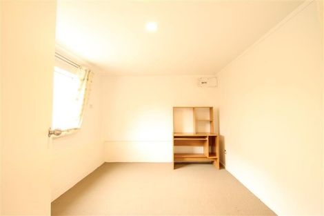 Photo of property in 28 Tamahere Drive, Glenfield, Auckland, 0629