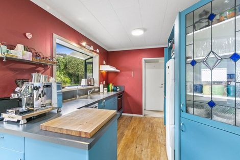 Photo of property in 108a Wairau Road, Oakura, 4314