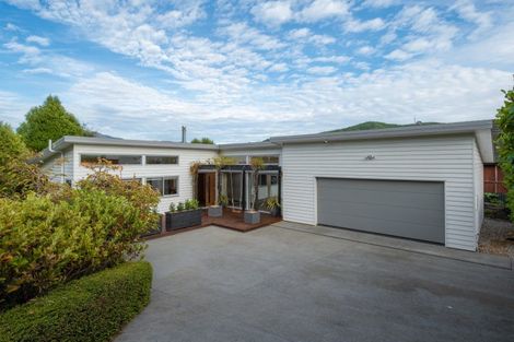 Photo of property in 24 Waimarama Street, Waikawa, Picton, 7220
