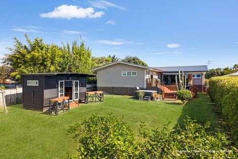 Photo of property in 3 Moloney Terrace, Pukekohe, 2120