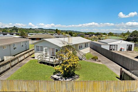 Photo of property in 22 President Avenue, Papakura, 2110