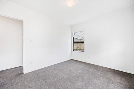 Photo of property in 123 Riverpark Crescent, Henderson, Auckland, 0610