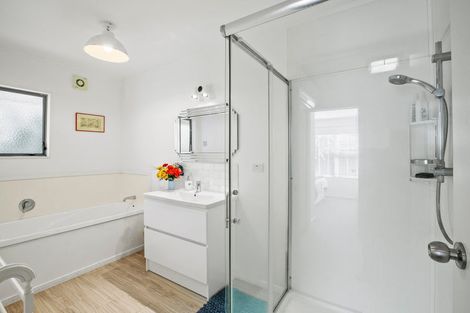 Photo of property in 83a Mangorei Road, Strandon, New Plymouth, 4312