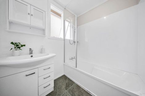 Photo of property in 1/15 Kent Road, Manurewa, Auckland, 2102