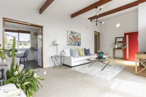 Photo of property in 18 Dalry Place, Mangere Bridge, Auckland, 2022