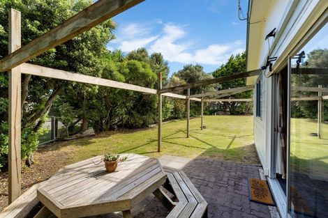 Photo of property in 8 Sand Dune Grove, Waikawa Beach, Manakau, 5573