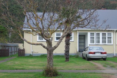 Photo of property in 129 Molesworth Street, Taita, Lower Hutt, 5011