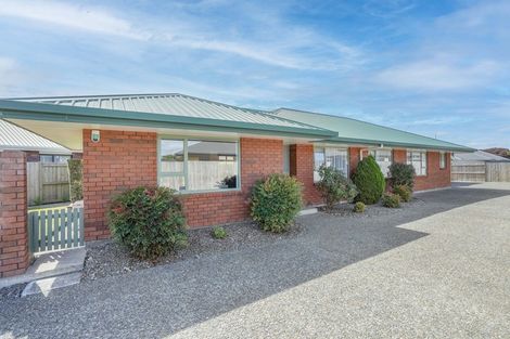 Photo of property in 4 Rothesay Place, Highbury, Palmerston North, 4412