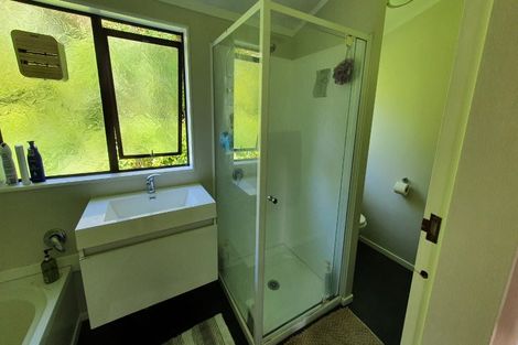 Photo of property in 34 Pekanga Road, Normandale, Lower Hutt, 5010