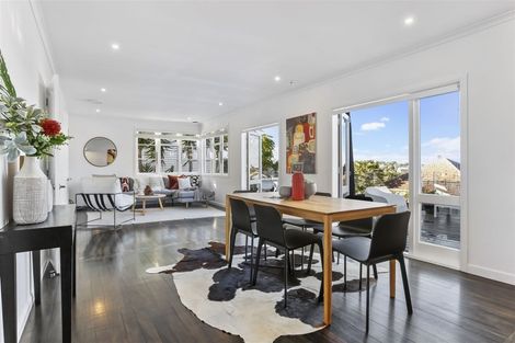 Photo of property in 121 Hinemoa Street, Birkenhead, Auckland, 0626