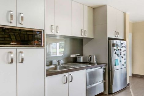 Photo of property in 1 Waiari Road, Conifer Grove, Takanini, 2112