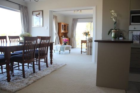 Photo of property in 50 Knightsbridge Drive, Forrest Hill, Auckland, 0620