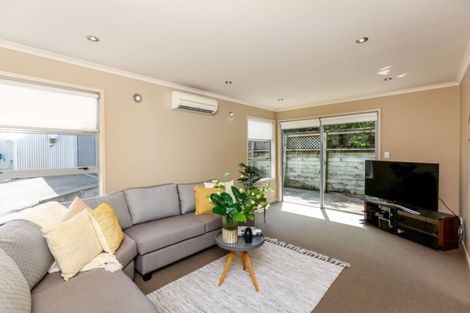 Photo of property in 32c Gilbert Street, New Plymouth, 4310