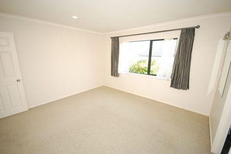 Photo of property in 2/16 Roberts Road, Glenfield, Auckland, 0629