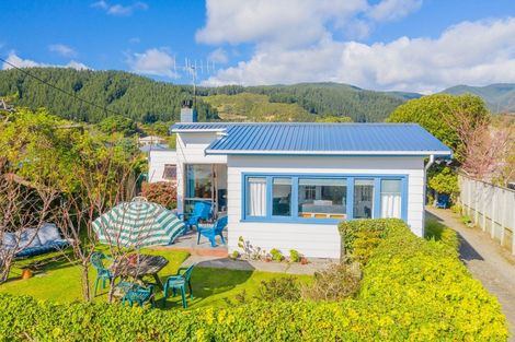 Photo of property in 36 Moana Road, Paraparaumu, 5032
