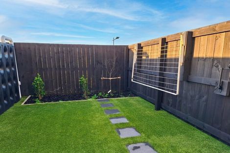 Photo of property in 9/48 Moire Road, Massey, Auckland, 0614