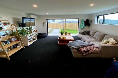 Photo of property in 11 Havana Rise, Grenada Village, Wellington, 6037