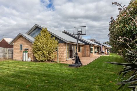 Photo of property in 6 James Drive, Woodend, 7610