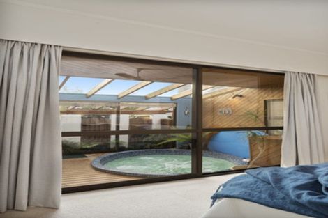 Photo of property in 51 Spence Road, Henderson, Auckland, 0612