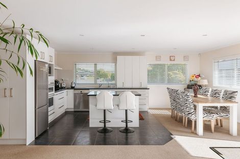 Photo of property in 15 Parkland Rise, Omokoroa, 3114