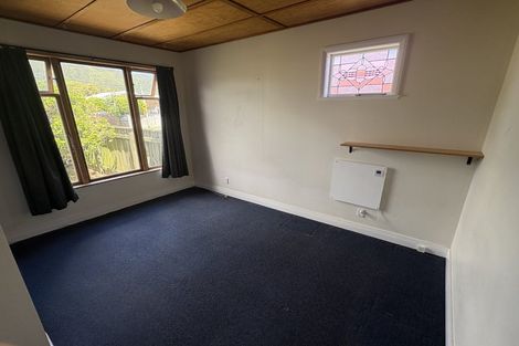 Photo of property in 31 Awamutu Grove, Waiwhetu, Lower Hutt, 5010