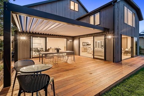 Photo of property in 2/47 Rangitoto Terrace, Milford, Auckland, 0620