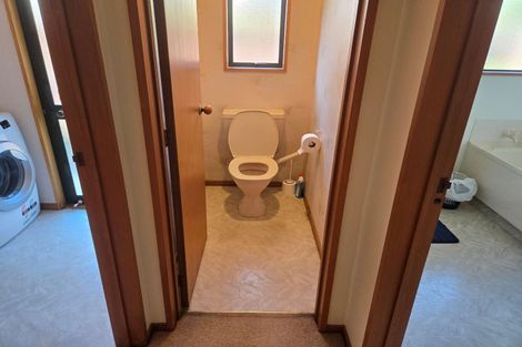 Photo of property in 4 Amdale Avenue, Broomfield, Christchurch, 8042