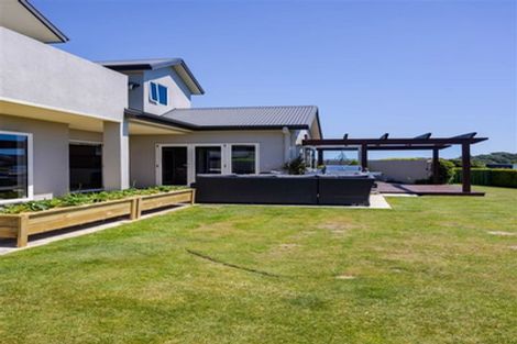 Photo of property in 10 Sampson Avenue, Waiwhakaiho, New Plymouth, 4312