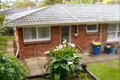 Photo of property in 2/59 Ayton Drive, Totara Vale, Auckland, 0629