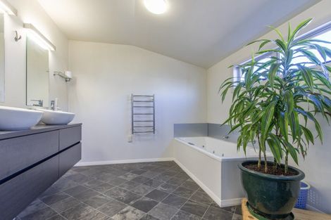 Photo of property in 44 Tennyson Street, Dannevirke, 4930