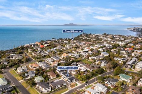 Photo of property in 33d Garadice Road, Rothesay Bay, Auckland, 0630