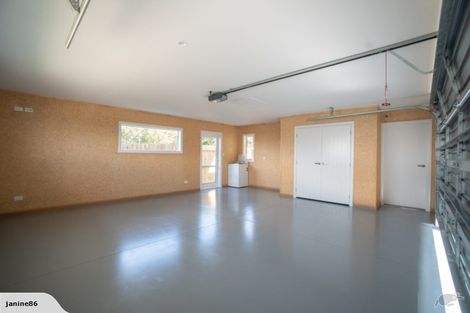 Photo of property in 39 Coutts Way, Fitzherbert, Palmerston North, 4410