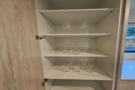 Photo of property in 10/23 Awaroa Road, Sunnyvale, Auckland, 0612