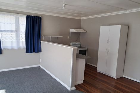 Photo of property in 32 Pendarves Street, New Plymouth, 4310