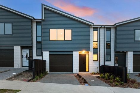 Photo of property in 32 Oakum Road, Whitby, Porirua, 5024