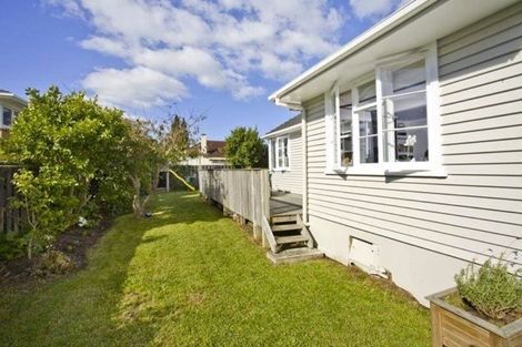 Photo of property in 7 Wicklow Road, Narrow Neck, Auckland, 0622