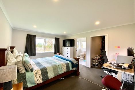 Photo of property in 4 Cory Jane Grove, Riverstone Terraces, Upper Hutt, 5018